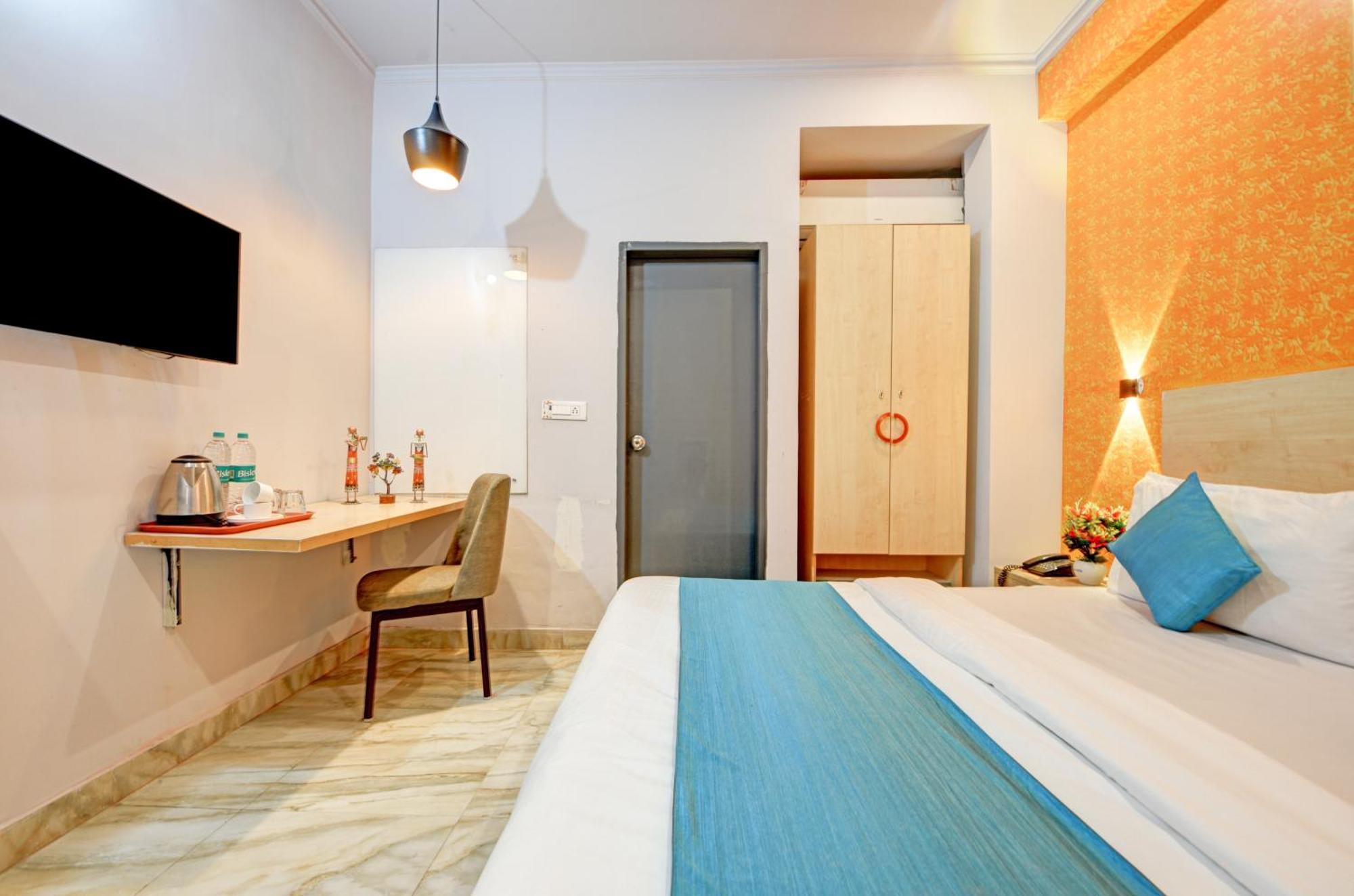 Royal Spark Inn1 - Medicity Gurugram, Near Medanta Hospital Γκουργκάον Εξωτερικό φωτογραφία