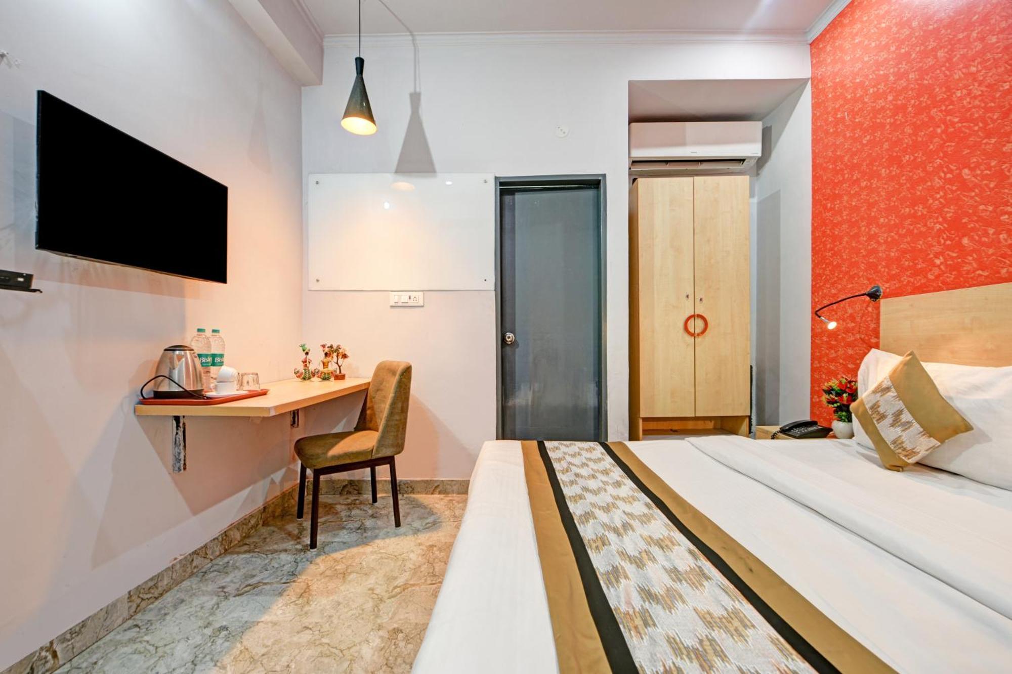 Royal Spark Inn1 - Medicity Gurugram, Near Medanta Hospital Γκουργκάον Εξωτερικό φωτογραφία