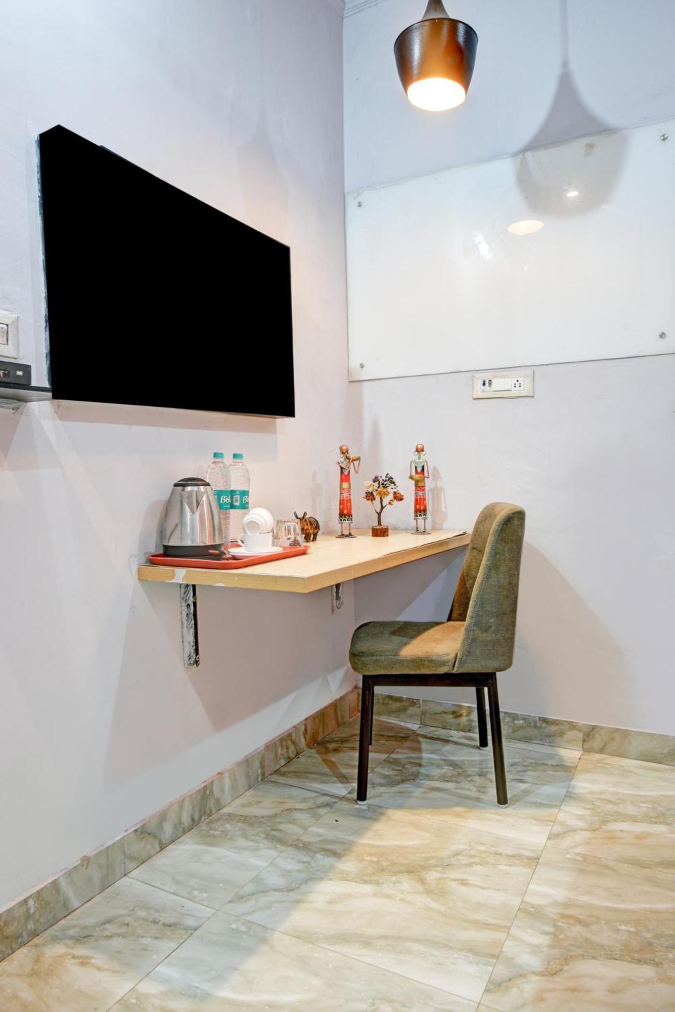 Royal Spark Inn1 - Medicity Gurugram, Near Medanta Hospital Γκουργκάον Εξωτερικό φωτογραφία