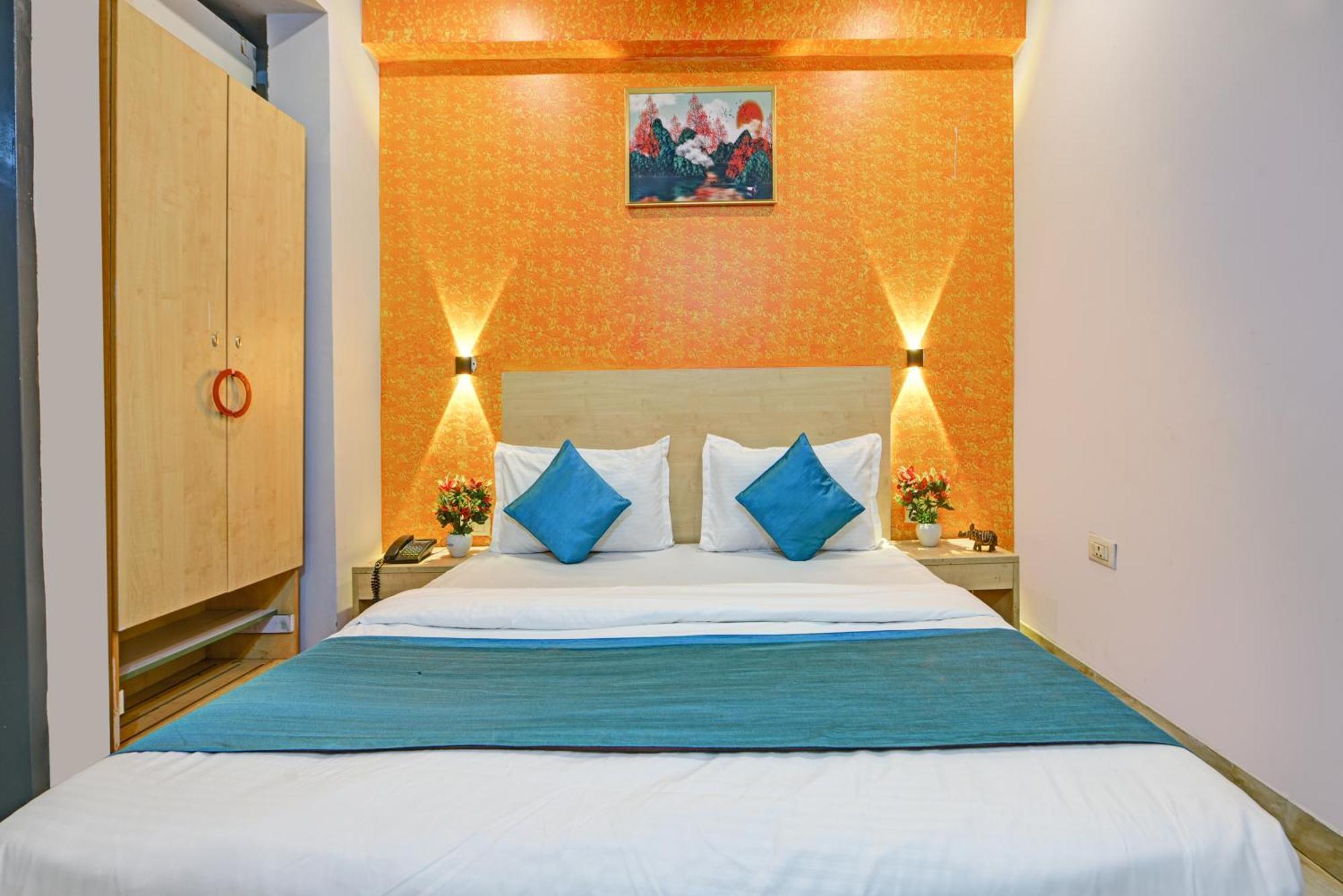 Royal Spark Inn1 - Medicity Gurugram, Near Medanta Hospital Γκουργκάον Εξωτερικό φωτογραφία