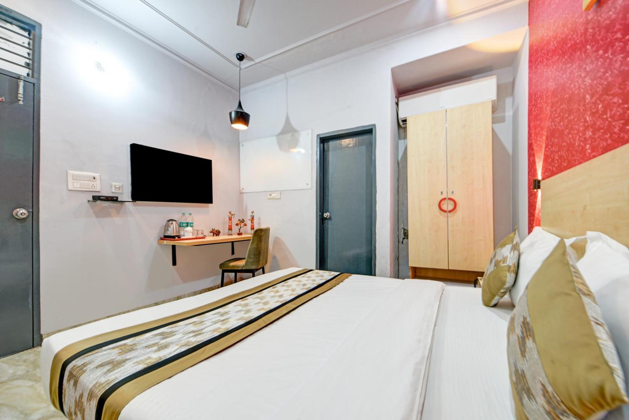 Royal Spark Inn1 - Medicity Gurugram, Near Medanta Hospital Γκουργκάον Εξωτερικό φωτογραφία