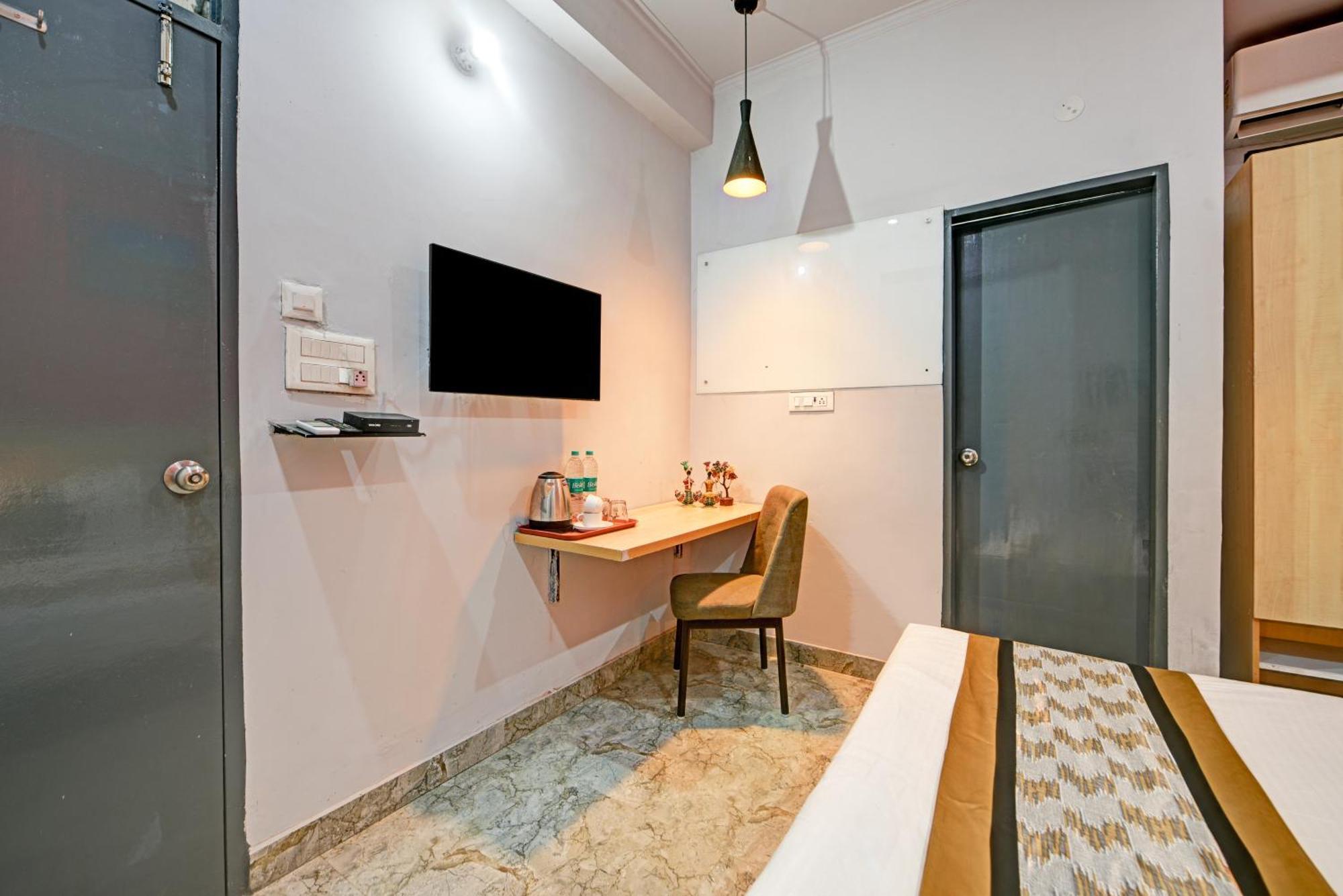 Royal Spark Inn1 - Medicity Gurugram, Near Medanta Hospital Γκουργκάον Εξωτερικό φωτογραφία