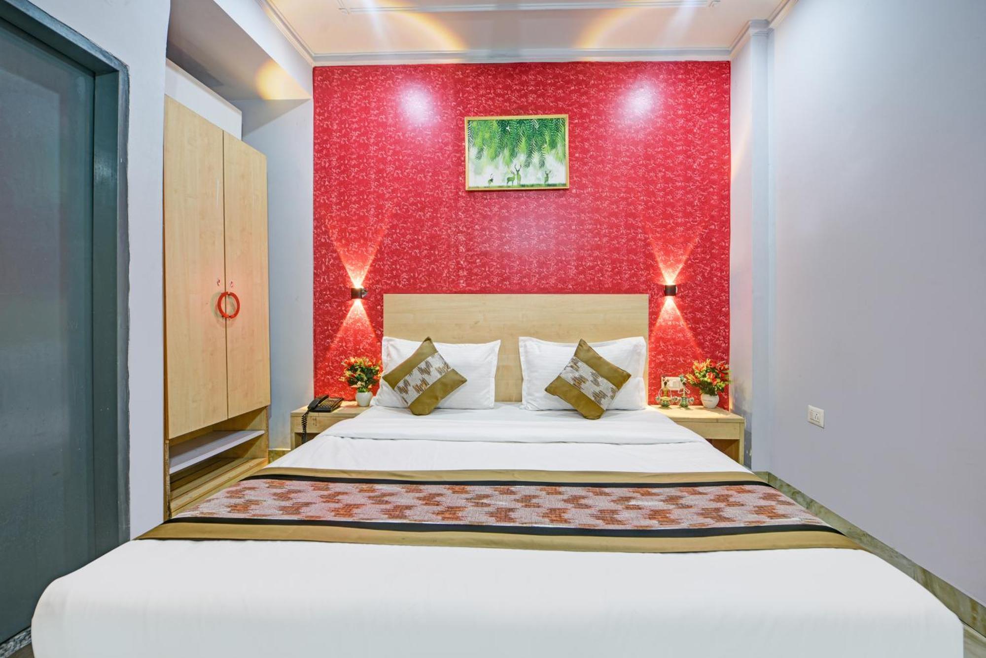 Royal Spark Inn1 - Medicity Gurugram, Near Medanta Hospital Γκουργκάον Εξωτερικό φωτογραφία