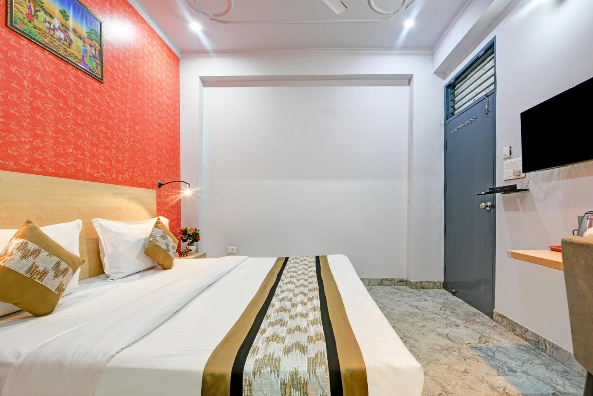 Royal Spark Inn1 - Medicity Gurugram, Near Medanta Hospital Γκουργκάον Εξωτερικό φωτογραφία